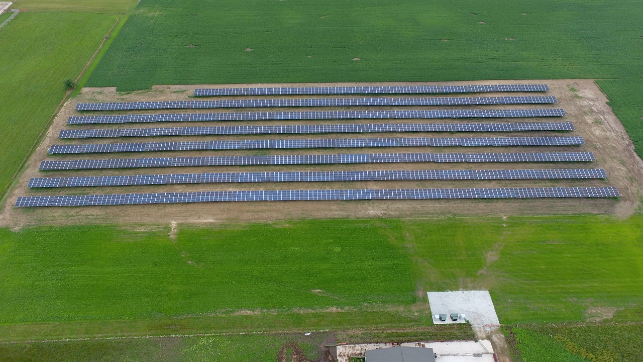 Beck’s Hybrids solar field